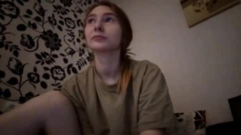 Snapshot of marylynreifsnider chatting on October 13, 6:16 am Hi My name is Elina Im 18 years old. online show from October 13, 6:16 am