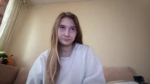 Snapshot of marylynreifsnider chatting on September 18, 7:29 am Hi My name is Elina Im 18 years old. online show from September 18, 7:29 am
