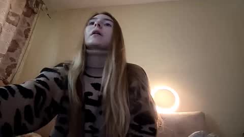 Snapshot of marylynreifsnider chatting on September 15, 7:05 am Hi My name is Elina Im 18 years old. online show from September 15, 7:05 am