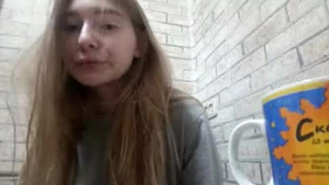 Snapshot of marylynreifsnider chatting on September 22, 10:24 am Hi My name is Elina Im 18 years old. online show from September 22, 10:24 am