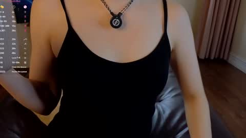 Hi Im Olivia Im new here3 online show from June 6, 7:03 am