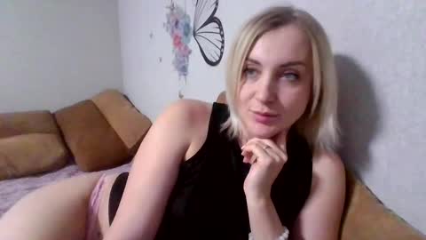 Snapshot of maryyemm chatting on January 9, 6:26 pm maryyemm online show from January 9, 6:26 pm