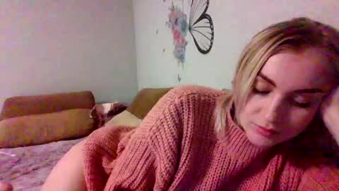 Snapshot of maryyemm chatting on January 3, 9:36 pm maryyemm online show from January 3, 9:36 pm