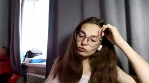 Kelly online show from April 23, 9:39 am