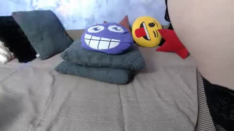 Nicolle online show from January 9, 10:41 am