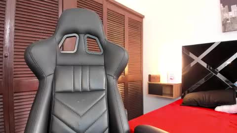 Scarlet  online show from April 24, 8:00 pm