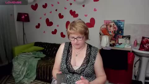 Snapshot of mature_blonde7 chatting on February 23, 2:14 am Lana online show from February 23, 2:14 am