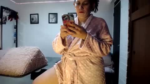 Snapshot of maturehornyxxxx chatting on January 26, 10:02 pm cata online show from January 26, 10:02 pm