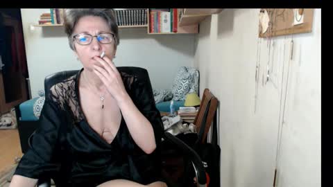 Snapshot of maturekate chatting on September 25, 6:23 am maturekate online show from September 25, 6:23 am