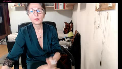 Snapshot of maturekate chatting on September 28, 7:25 am maturekate online show from September 28, 7:25 am