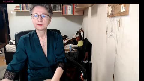 Snapshot of maturekate chatting on October 12, 6:16 am maturekate online show from October 12, 6:16 am
