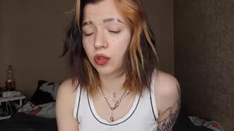 Mia online show from March 9, 12:41 pm