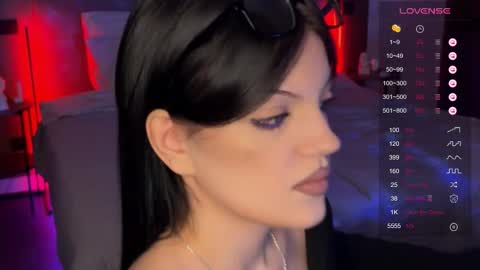 Mavis online show from November 22, 10:45 pm