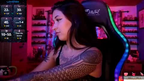 Hilary online show from December 22, 11:30 pm