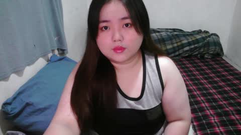 Snapshot of maxie_cat chatting on February 1, 11:43 am Maxie online show from February 1, 11:43 am