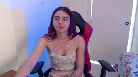 maxinesex_ online show from April 24, 2:42 pm