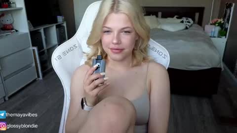 Maya online show from April 28, 3:21 am