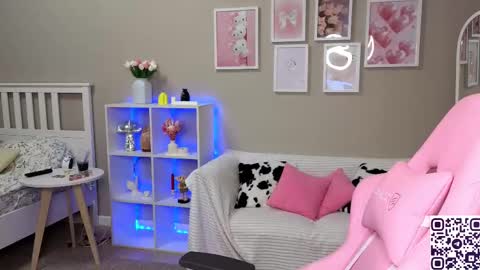 Maya online show from February 12, 3:51 am