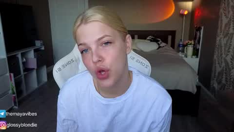 Maya online show from April 23, 3:47 am