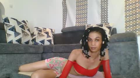 maya online show from April 24, 9:06 pm