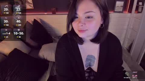 Snapshot of maya_muse chatting on December 14, 3:36 pm Woman online show from December 14, 3:36 pm