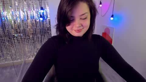 Snapshot of maya_muse chatting on December 21, 6:41 am Woman online show from December 21, 6:41 am