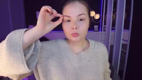 Snapshot of maya_muse chatting on February 15, 2:00 pm Woman online show from February 15, 2:00 pm
