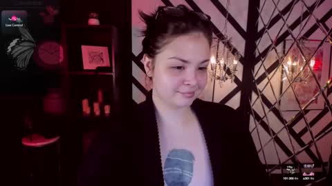 Snapshot of maya_muse chatting on December 25, 11:54 am Woman online show from December 25, 11:54 am