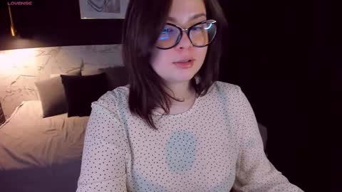 Snapshot of maya_muse chatting on March 7, 2:45 pm Woman online show from March 7, 2:45 pm