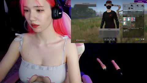 Snapshot of maya_viola chatting on October 9, 9:57 am Maya Viola online show from October 9, 9:57 am