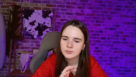 maybloom_ online show from April 23, 10:12 am