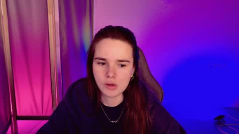 maybloom_ online show from April 22, 10:12 am