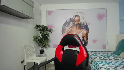 Maylin  online show from April 24, 7:49 pm