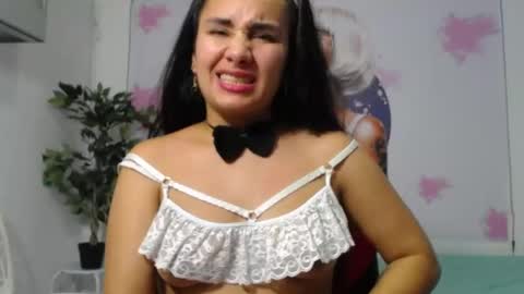 Maylin  online show from April 21, 1:42 am