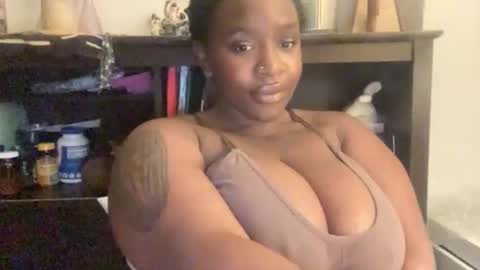 mayluvsu online show from April 18, 4:15 am