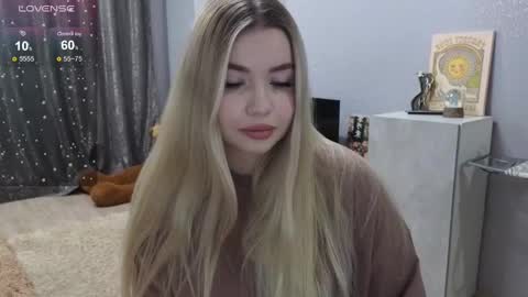 Snapshot of maymallorie chatting on February 13, 6:38 pm may online show from February 13, 6:38 pm