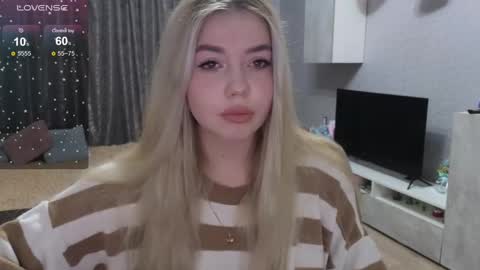 Snapshot of maymallorie chatting on January 5, 11:01 pm may online show from January 5, 11:01 pm