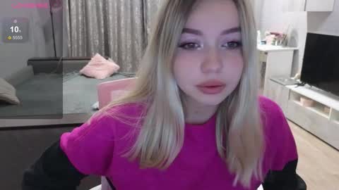 Snapshot of maymallorie chatting on September 14, 1:58 am may online show from September 14, 1:58 am
