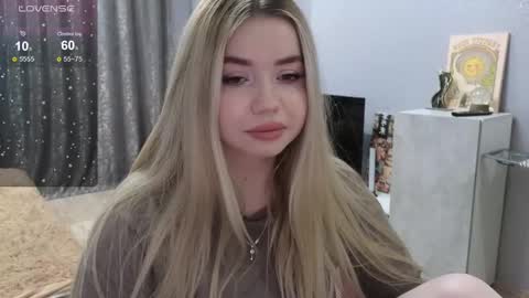 Snapshot of maymallorie chatting on February 4, 9:31 pm may online show from February 4, 9:31 pm