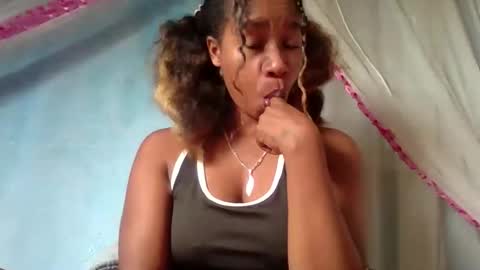 mayrah online show from April 21, 6:09 am