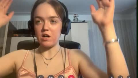 Hello Lisa here   Help me to make 50 thumbs up 333 online show from October 15, 8:28 am