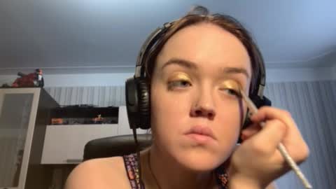 Hello Lisa here   Help me to make 50 thumbs up 333 online show from October 13, 8:17 am