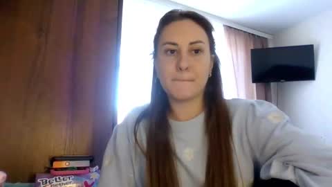 meadoweyes_ online show from September 25, 11:42 am