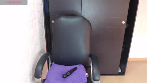 Snapshot of medussa_kat chatting on January 14, 8:59 pm Katrina online show from January 14, 8:59 pm