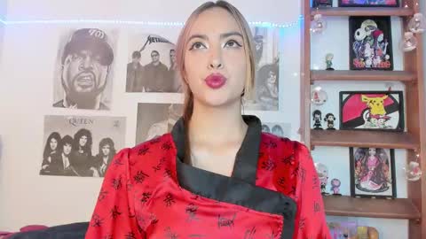 Emily online show from November 1, 8:57 pm