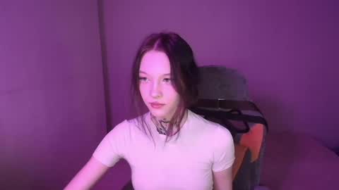 Snapshot of mefwhore chatting on February 4, 7:22 pm mefwhOre online show from February 4, 7:22 pm