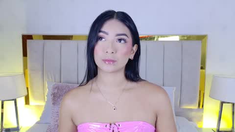 Carolina Paez online show from April 22, 12:24 pm