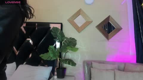     online show from April 16, 11:32 am