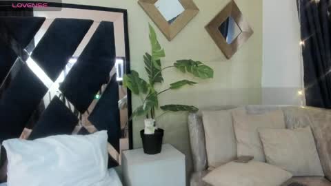     online show from April 28, 11:36 am