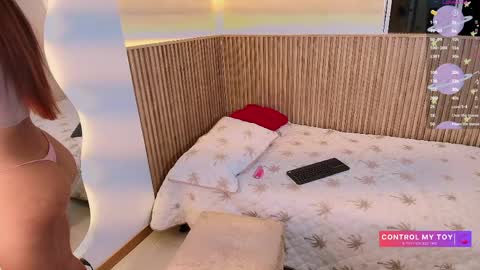 megan_raiin online show from April 22, 8:44 am